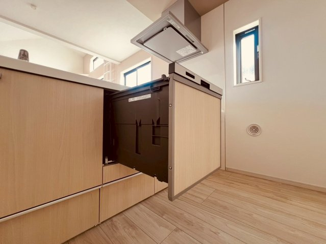 【キッチン】 | 練馬区貫井３丁目　新築戸建て　１号棟 | 忙しい日々をサポートしてくれる食洗機付きの嬉しいキッチン