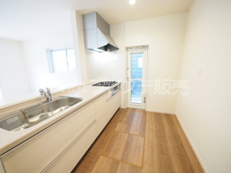 【キッチン】 | 現地写真（キッチン）人気の対面キッチン♪