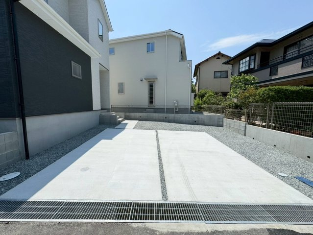ーBloomーブルームー小倉南区山手2丁目1期　【小倉南区　新築戸建て】の駐車場|駐車スペースは並列２台可能♪　【小倉南区　新築戸建て】