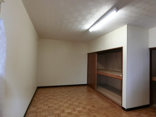 東郷シャトーハイツの洋室