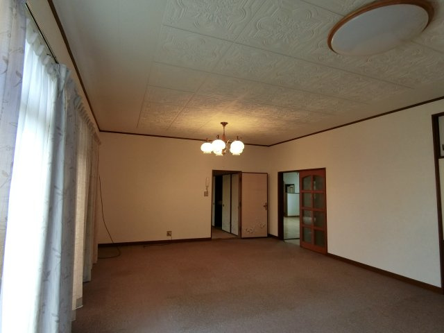 東郷シャトーハイツの居間・リビング