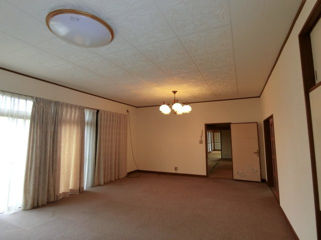 東郷シャトーハイツの居間・リビング