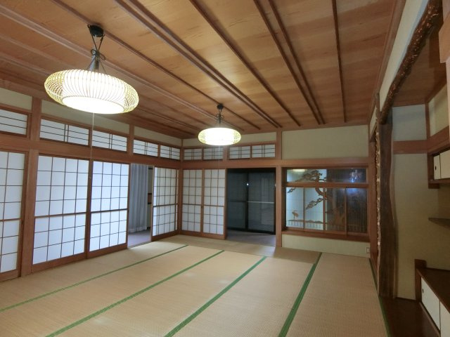 東郷シャトーハイツの和室