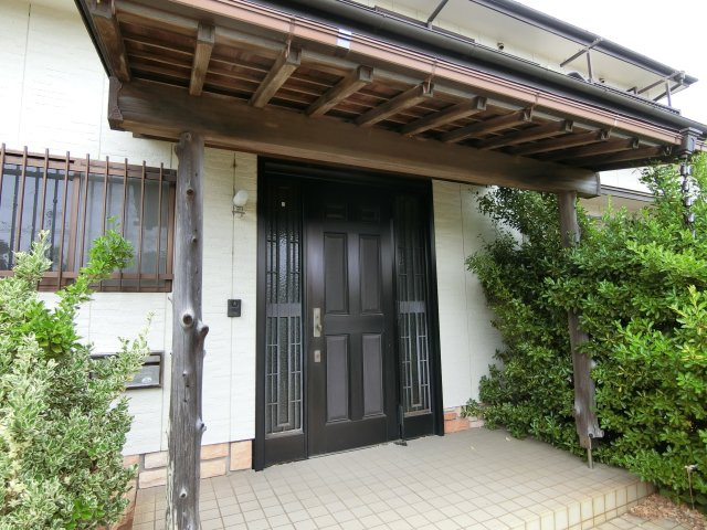 東郷シャトーハイツのエントランス