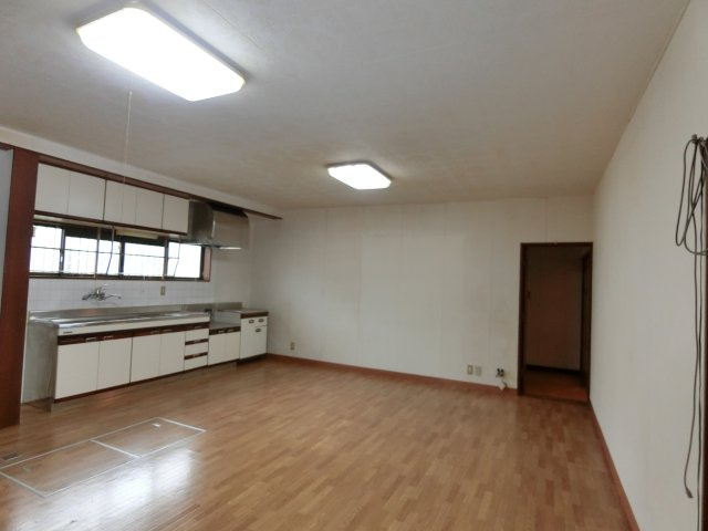 東郷シャトーハイツの居間・リビング