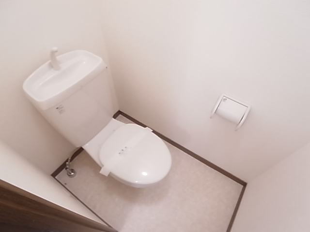 神戸市長田区大谷町３丁目の賃貸マンションのトイレ