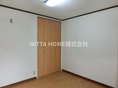 ジョイフル柏原の内装|洋室です◇