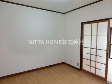 ジョイフル柏原の内装|洋室は４．５帖と６帖の２部屋になります＊