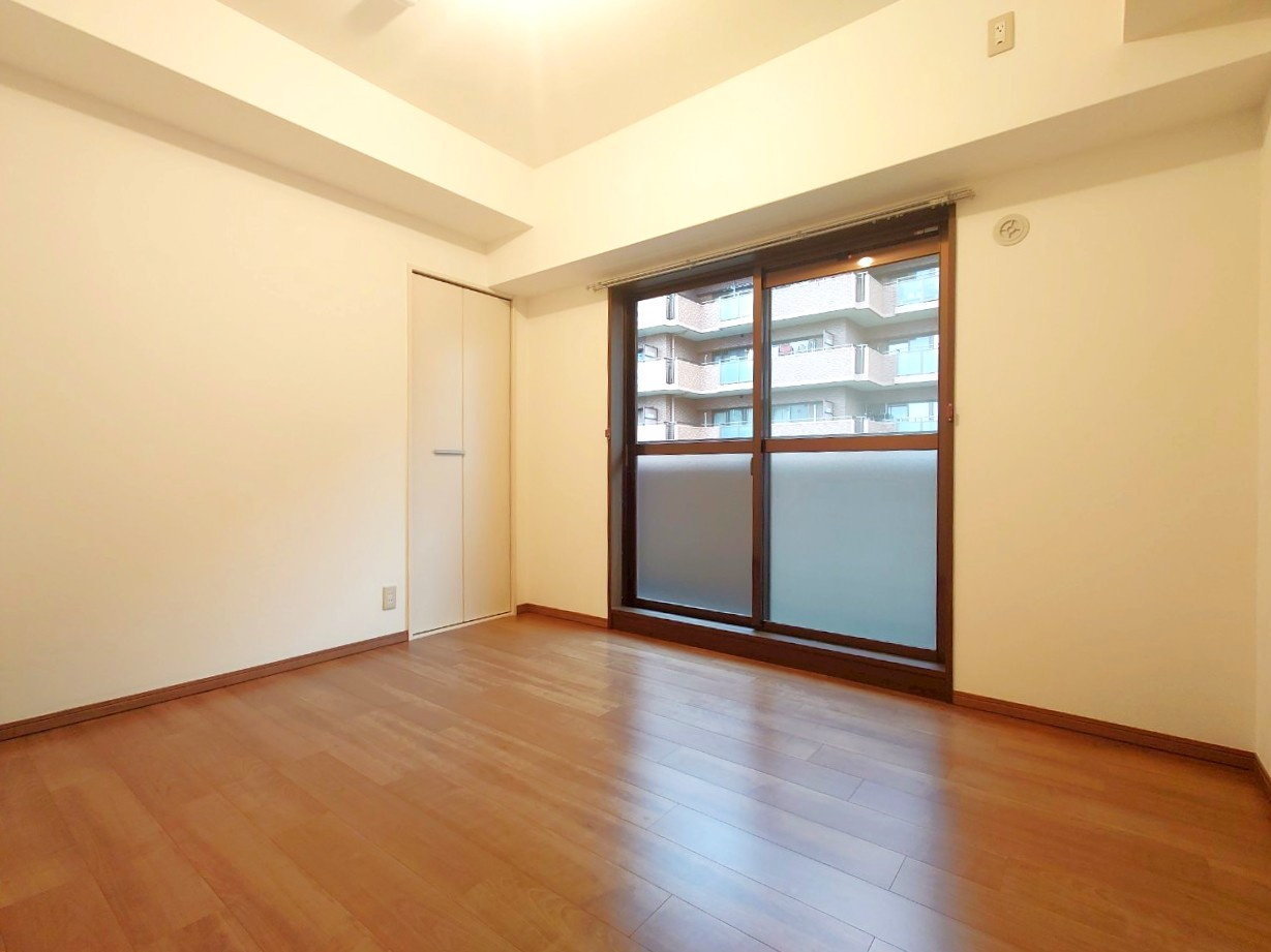 ◆室内リフォーム済み◆三方角住戸で開放的◆近鉄伊勢田駅徒歩５分◆４LDK◆パデシオン宇治伊勢田２番館の洋室|洋室