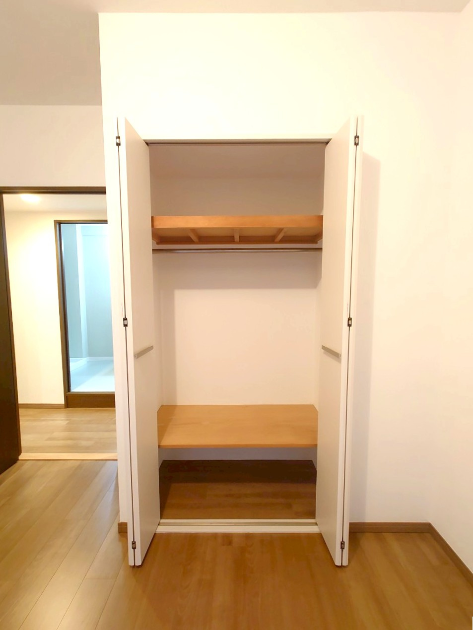 ◆室内リフォーム済み◆三方角住戸で開放的◆近鉄伊勢田駅徒歩５分◆４LDK◆パデシオン宇治伊勢田２番館の洋室|洋室