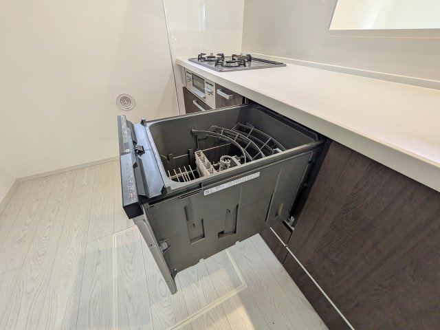 八王子市　めじろ台　新築一戸建て　７期のキッチン|～食洗機付き　食事後の食器洗いはお任せ、家族でゆっくりとくつろげます～