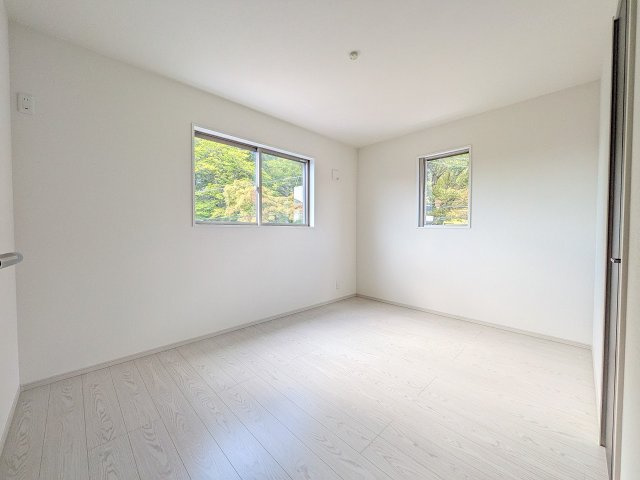 八王子市　めじろ台　新築一戸建て　７期の洋室|～2階6.0帖の洋室　2面採光で明るく風通しの良いお部屋です～