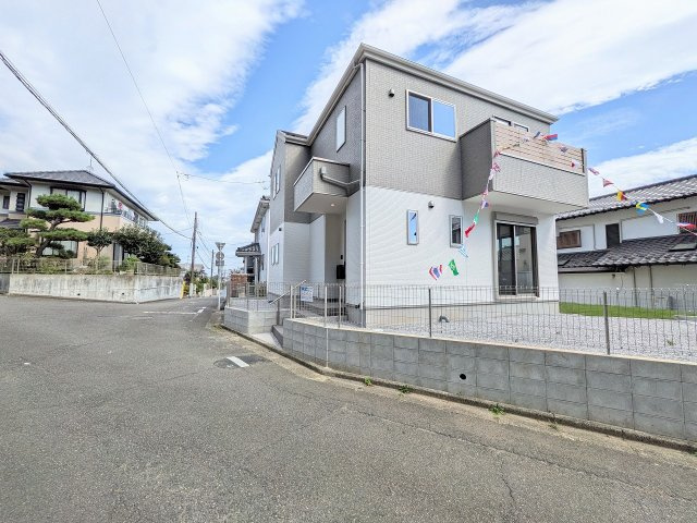 八王子市　めじろ台　新築一戸建て　７期の外観|～めじろ台駅徒歩7分　ZEH水準の省エネ住宅　3台駐車可能カースペース付き～