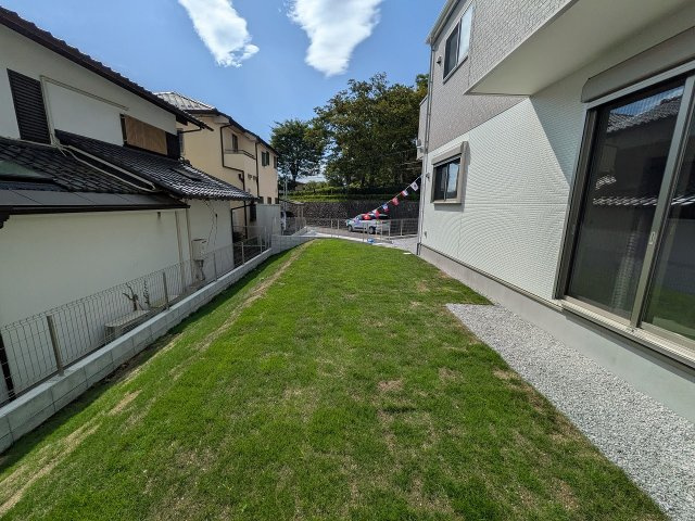 八王子市　めじろ台　新築一戸建て　７期の庭|～西側・南側に広々とした庭付き～