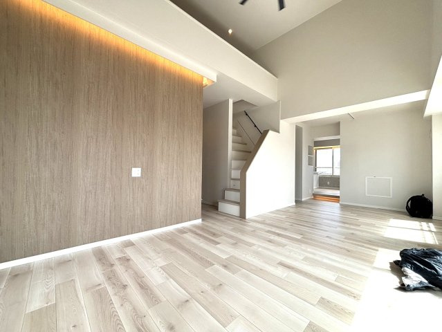 リラハイツ大通西ミュゼの居間・リビング|令和7年5月リフォーム完成！リビング階段♪