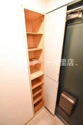 コスモレジデンス北加賀屋IIの収納