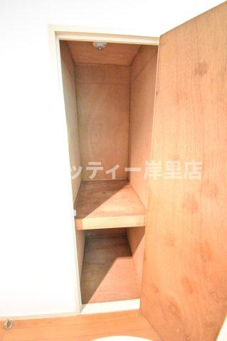 コスモレジデンス北加賀屋IIの収納