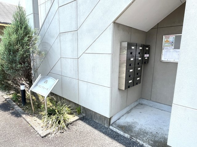 M・コンフォールのエントランス