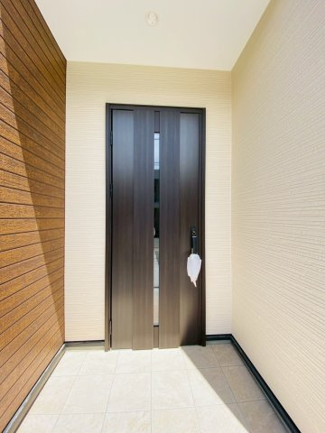 よかタウン／南区田井島2丁目1期／1号棟の玄関