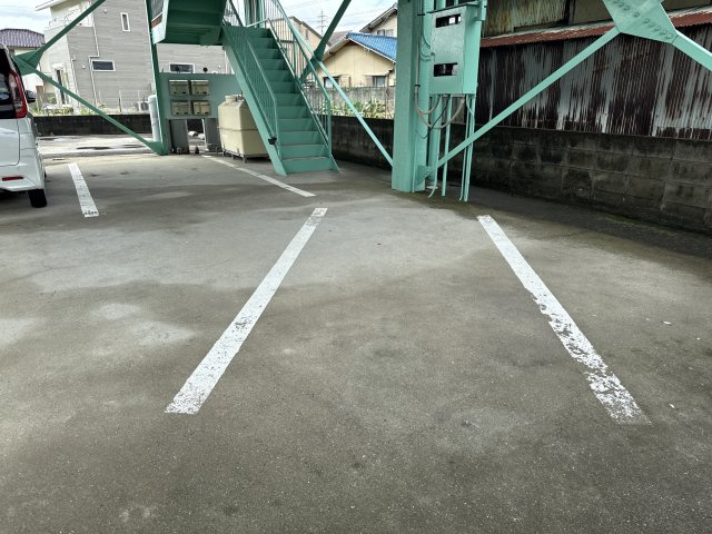 サクライビルの駐車場