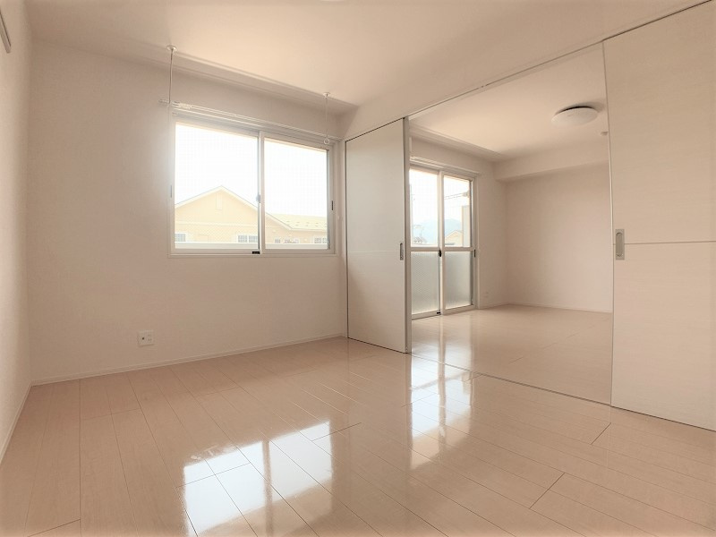 ロイヤルラパンの洋室