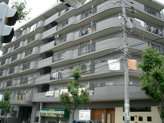 サンヒルズ松和花壇の外観