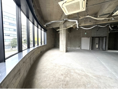 ニーズビルの内装