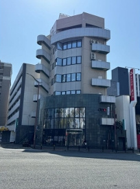 ニーズビルの外観