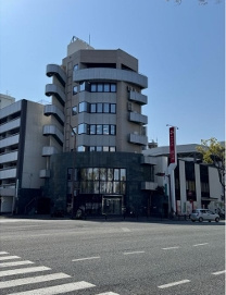 ニーズビルの外観