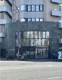 ニーズビルの外観