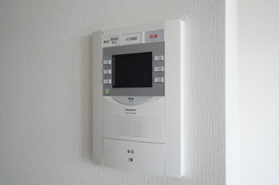 【セキュリティ】 |  エスリード新大阪ヴェルデ | モニター付きインターフォンです