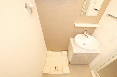 【設備】 |  エスリード新大阪ヴェルデ | 洗濯機置き場です