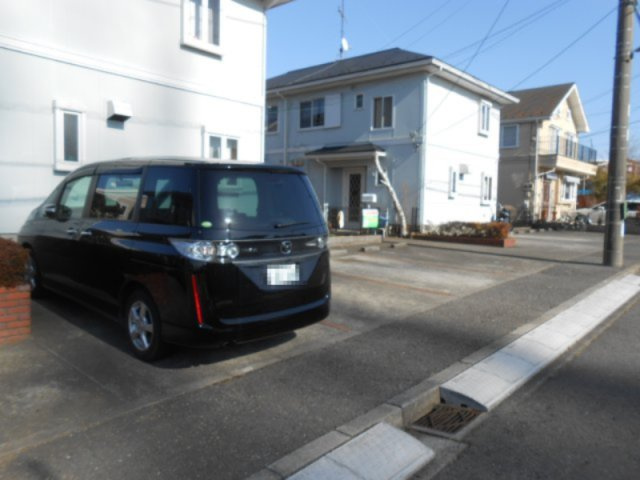 ガーデンホームズDの駐車場