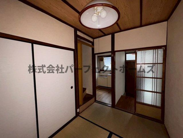 出口５丁目テラスハウスの和室|い草の香りが落ち着く素敵な和室です