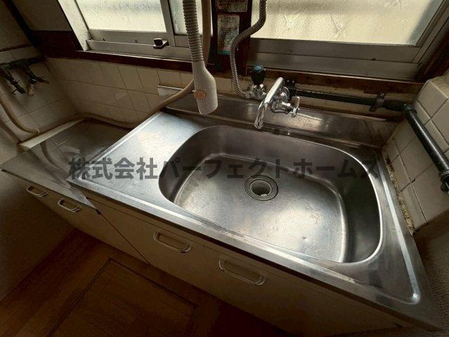 出口５丁目テラスハウスのキッチン|お料理しやすいキッチンです