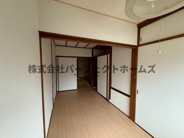 出口５丁目テラスハウスの洋室|広々とした洋室です