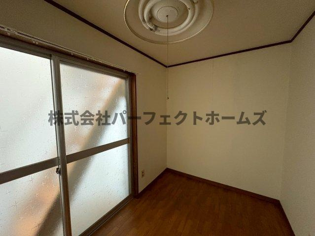 出口５丁目テラスハウスの洋室|広々とした洋室です