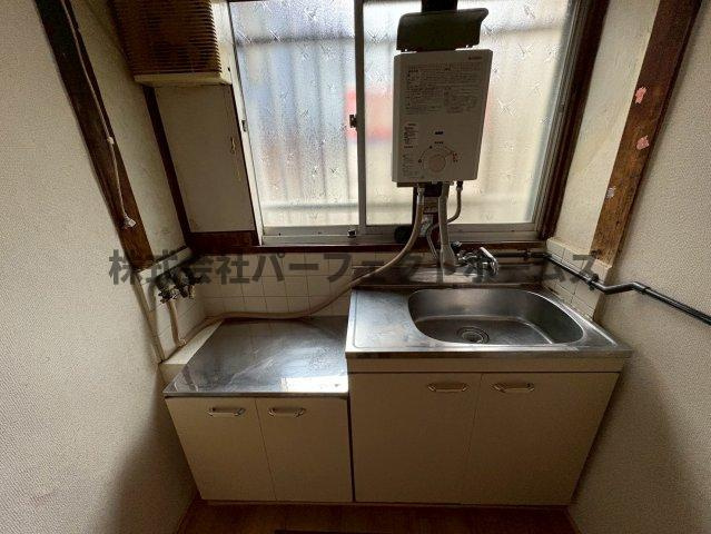 出口５丁目テラスハウスのキッチン|使いやすいキッチンです