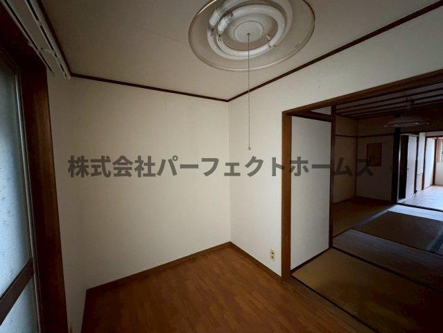 出口５丁目テラスハウスの洋室|広々とした洋室です