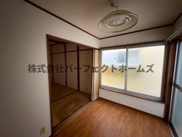 出口５丁目テラスハウスの洋室|コンパクトで使いやすい洋室です