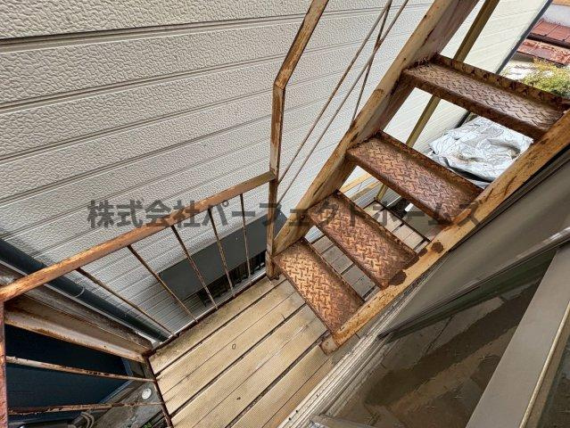 出口５丁目テラスハウスのバルコニー|お洗濯にも便利なバルコニー付き