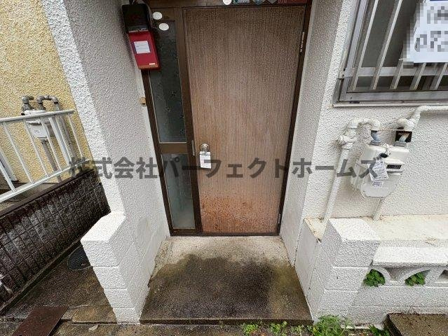 出口５丁目テラスハウスのエントランス|清潔なエントランスです
