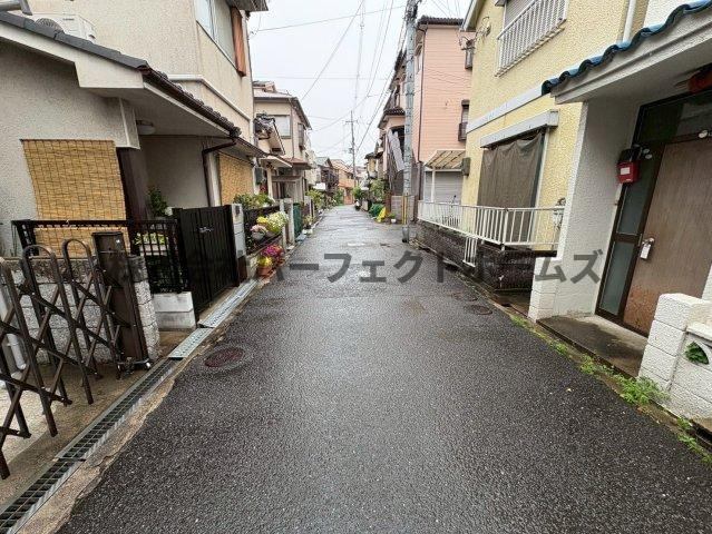 出口５丁目テラスハウスの周辺