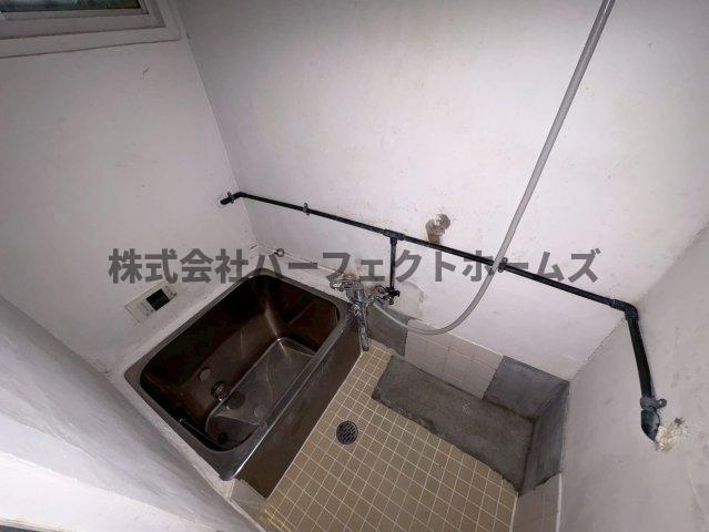 出口５丁目テラスハウスの浴室|落ち着いた空間のお風呂です