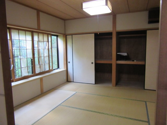 鳥取県東伯郡三朝町中古物件の和室