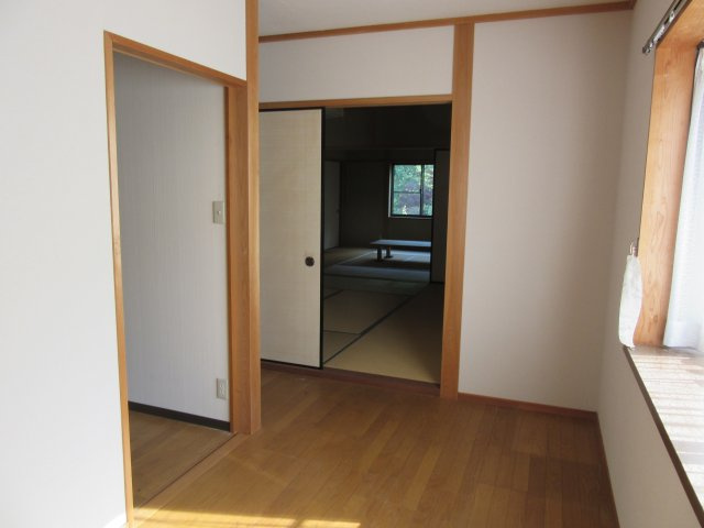 鳥取県東伯郡三朝町中古物件の内装