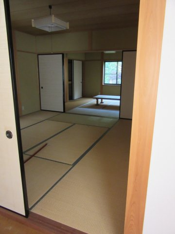 鳥取県東伯郡三朝町中古物件の和室