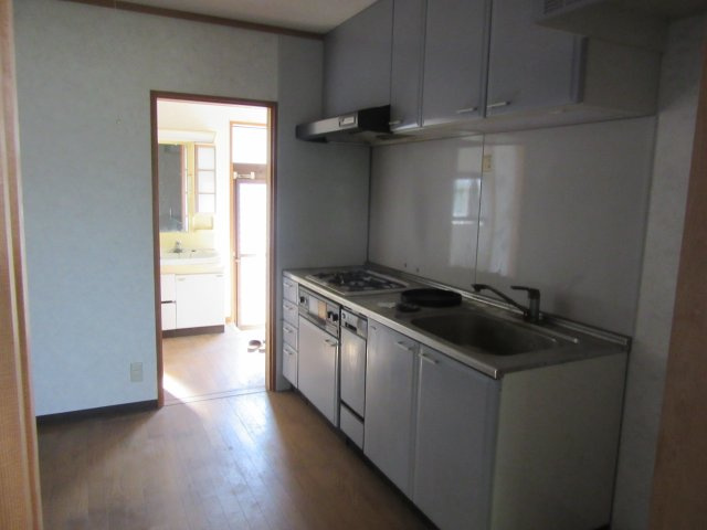 鳥取県東伯郡三朝町中古物件のキッチン