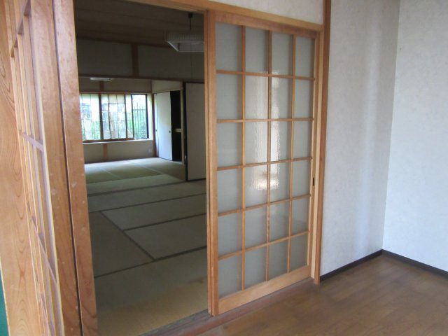 鳥取県東伯郡三朝町中古物件の和室