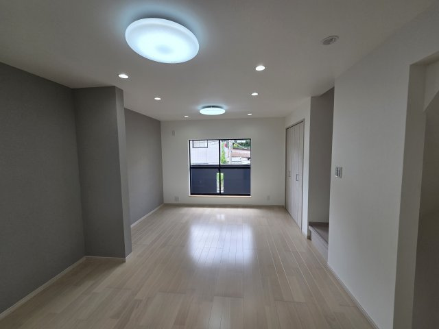 【居間・リビング】 | 山科区勧修寺冷尻　中古戸建